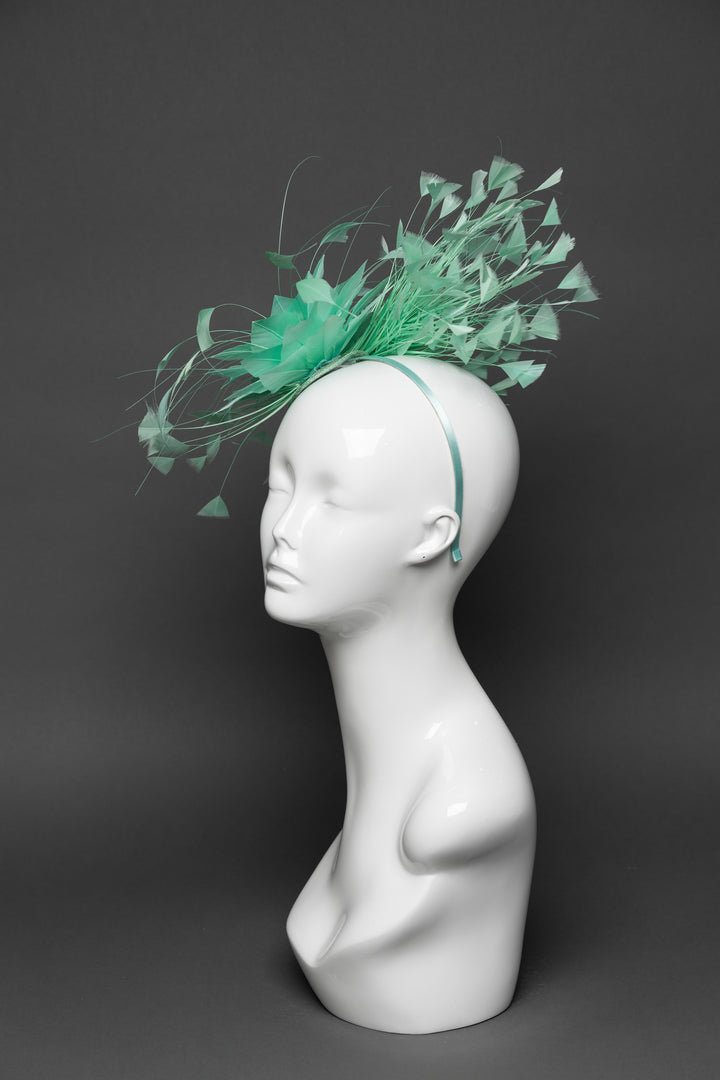 THG3319 - The Hat Girls