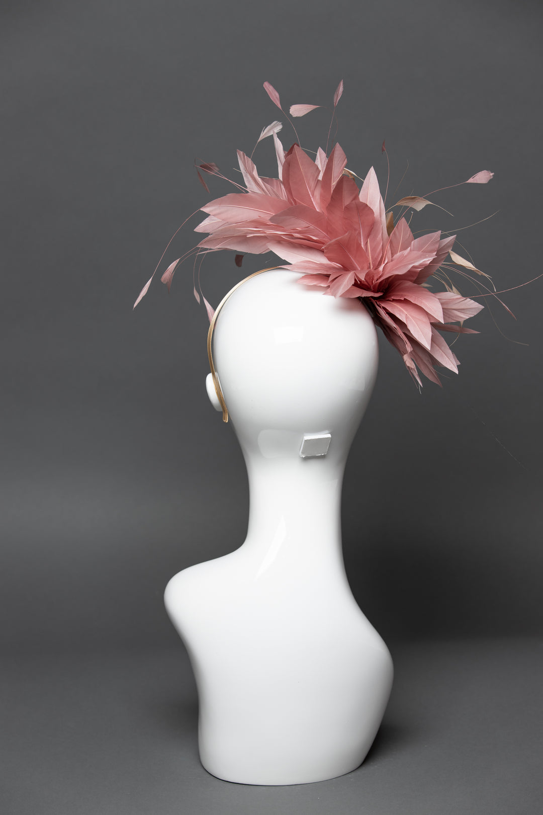 THG3321 - The Hat Girls