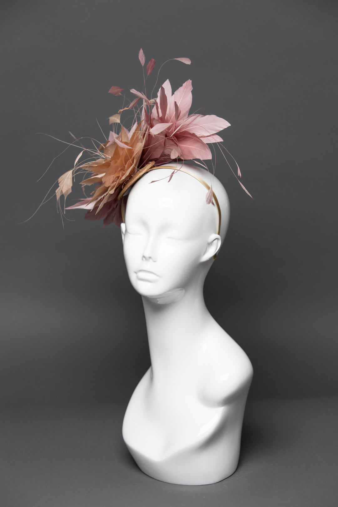 THG3321 - The Hat Girls