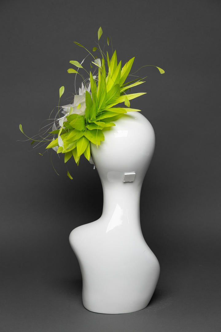 THG3322 - The Hat Girls