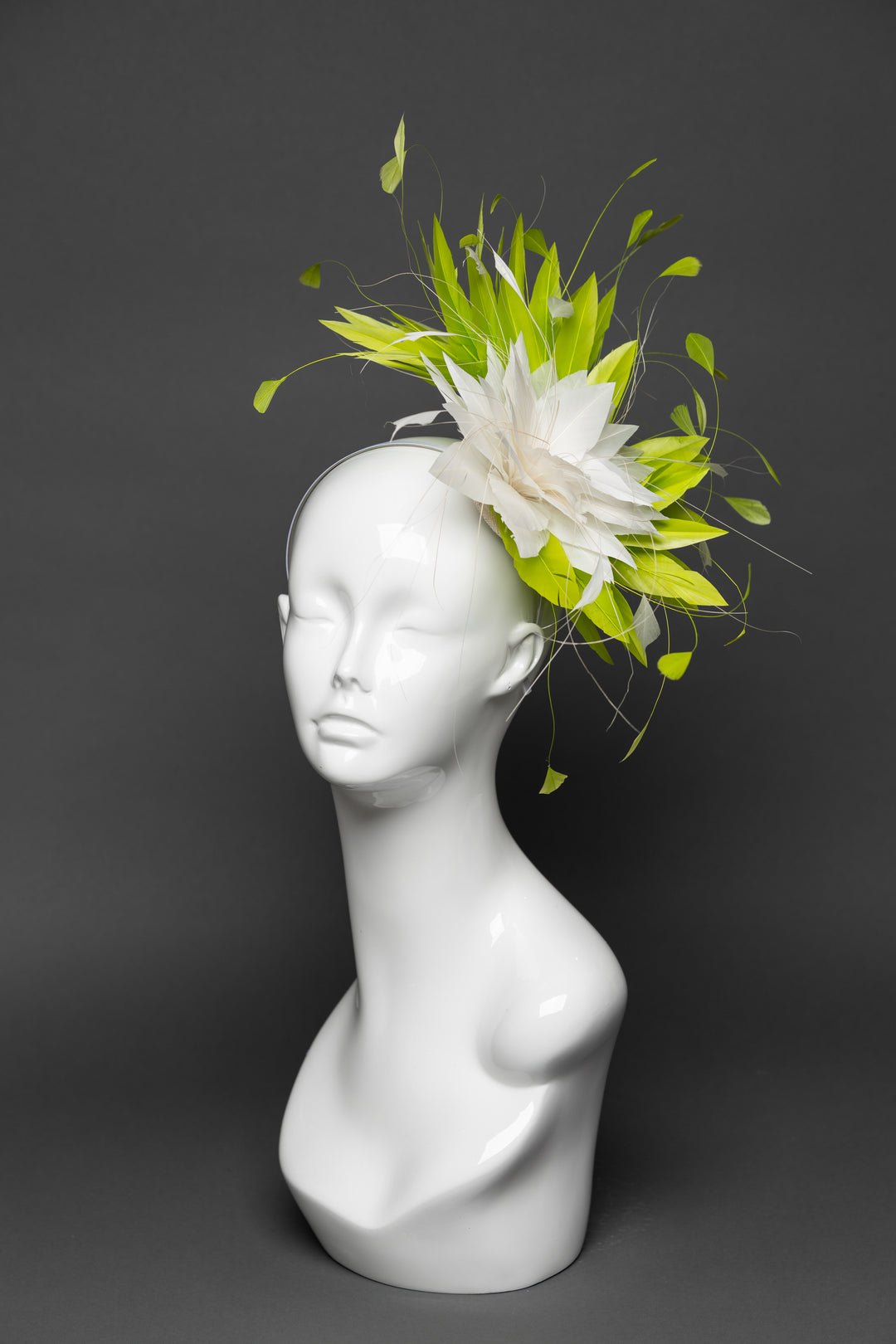 THG3322 - The Hat Girls