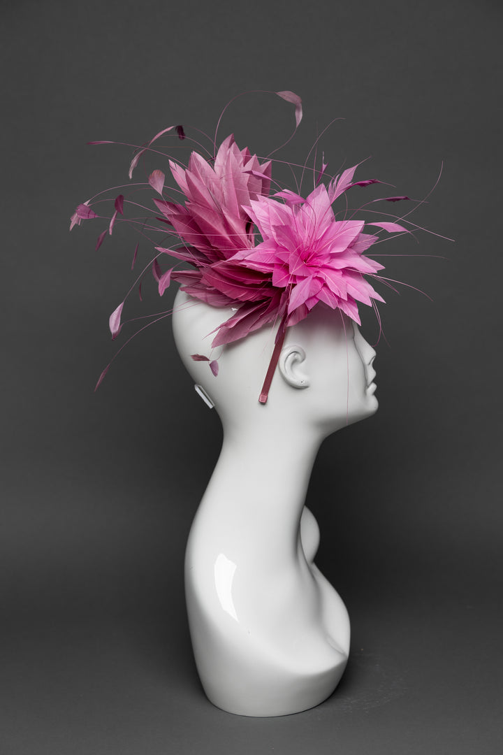 THG3323 - The Hat Girls