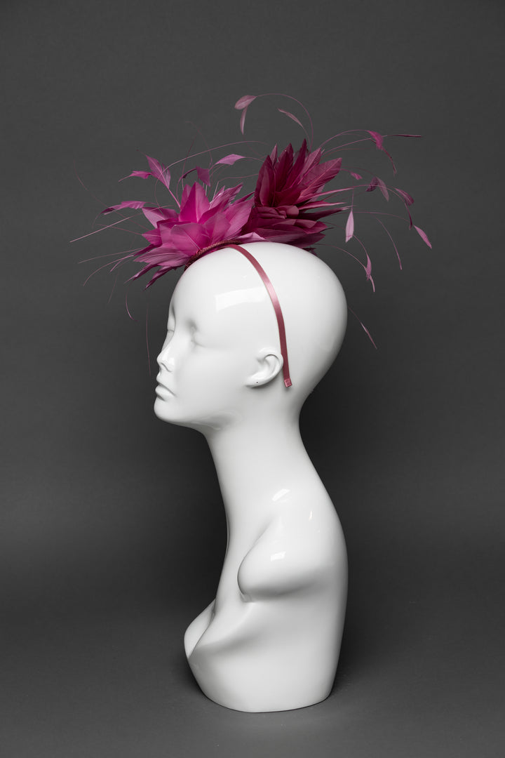 THG3323 - The Hat Girls