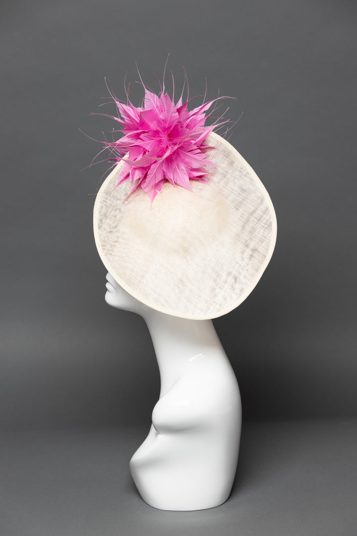 THG3443 - The Hat Girls