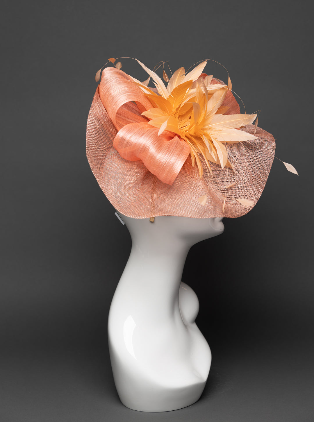 THG3392 - The Hat Girls