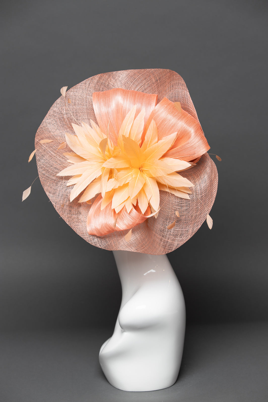 THG3392 - The Hat Girls