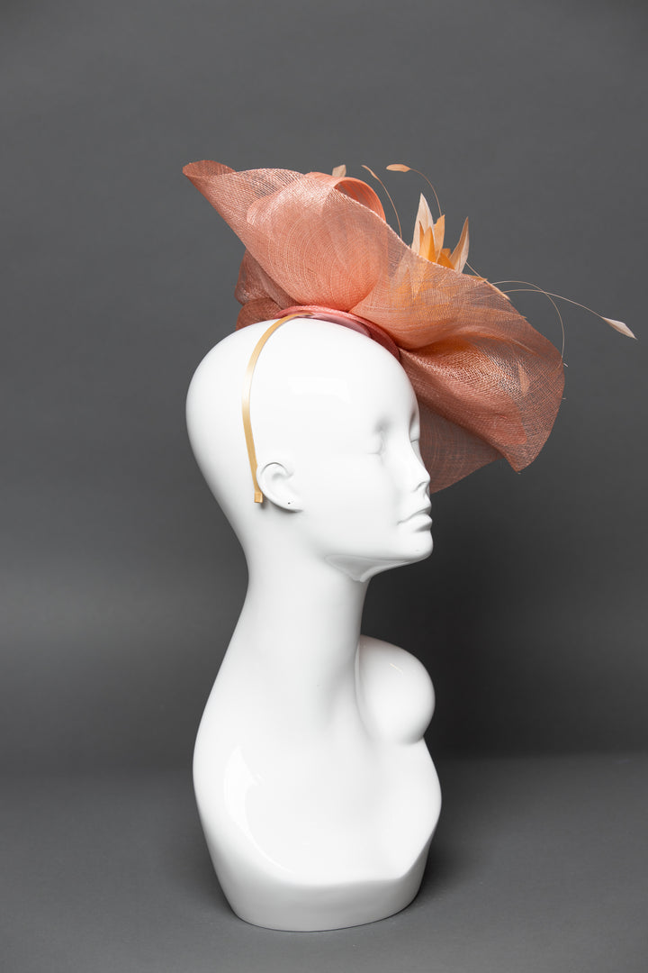 THG3392 - The Hat Girls