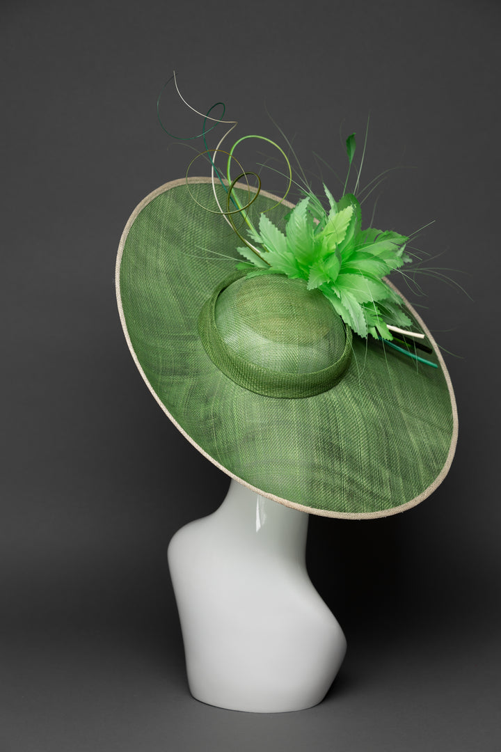 THG3396 - The Hat Girls