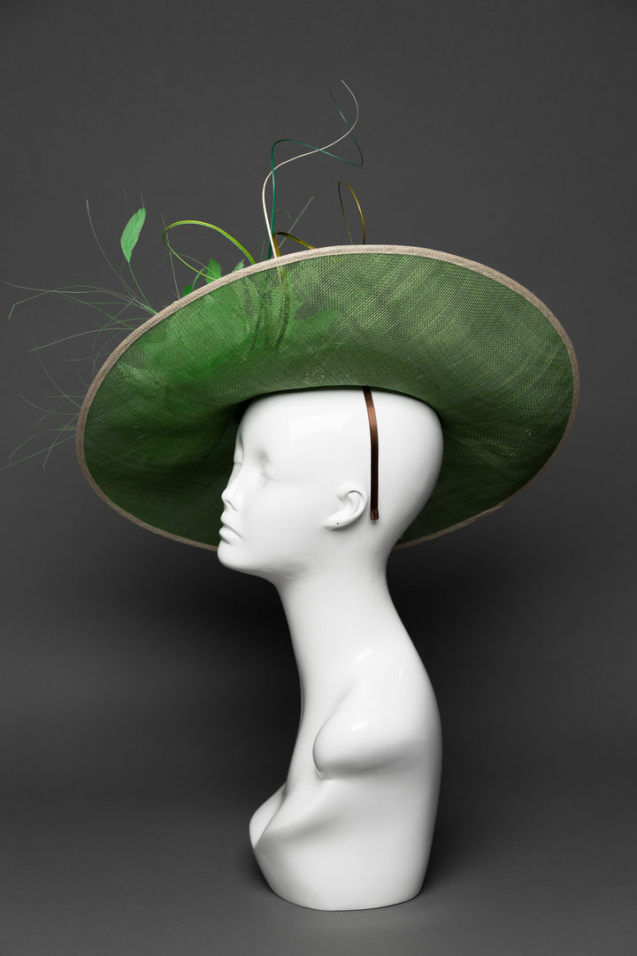 THG3396 - The Hat Girls