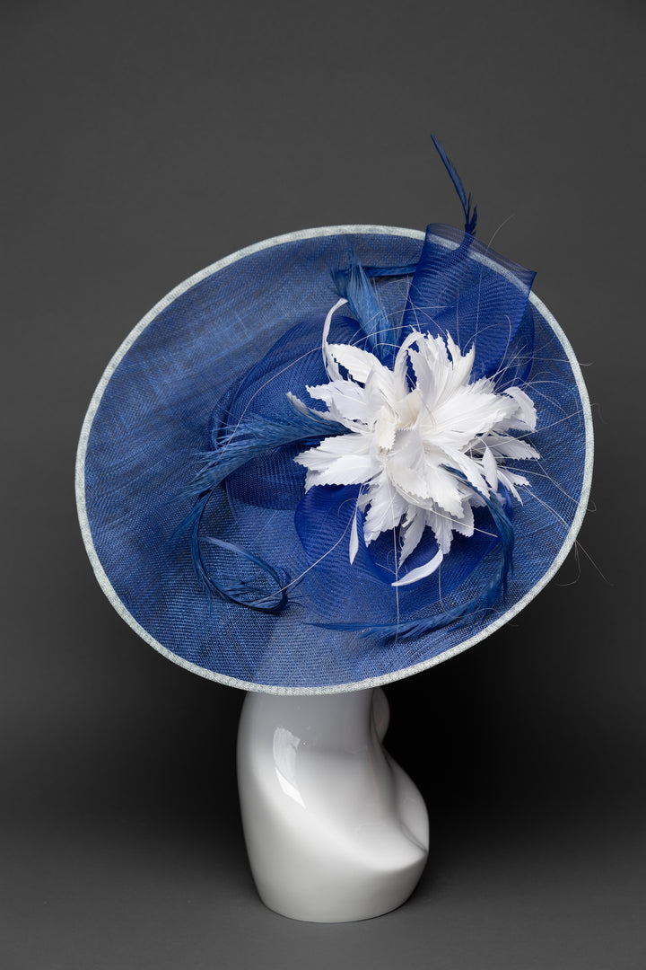 THG3397 - The Hat Girls