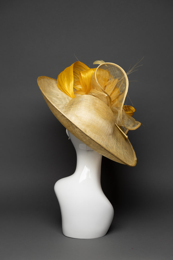 THG3398 - The Hat Girls