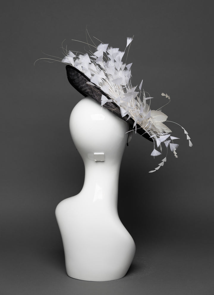 THG3406 - The Hat Girls