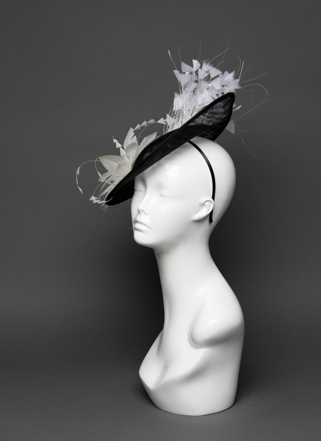 THG3406 - The Hat Girls