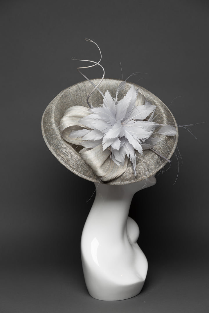 THG3408 - The Hat Girls