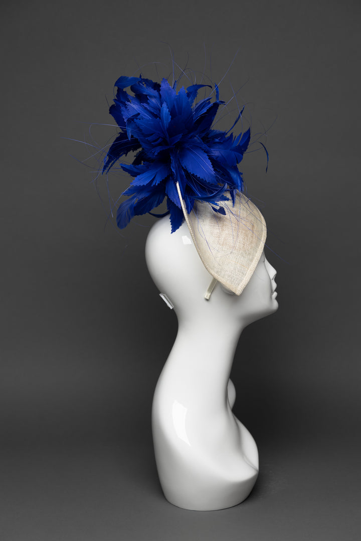 THG3409 - The Hat Girls