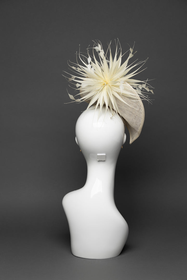 THG3413 - The Hat Girls