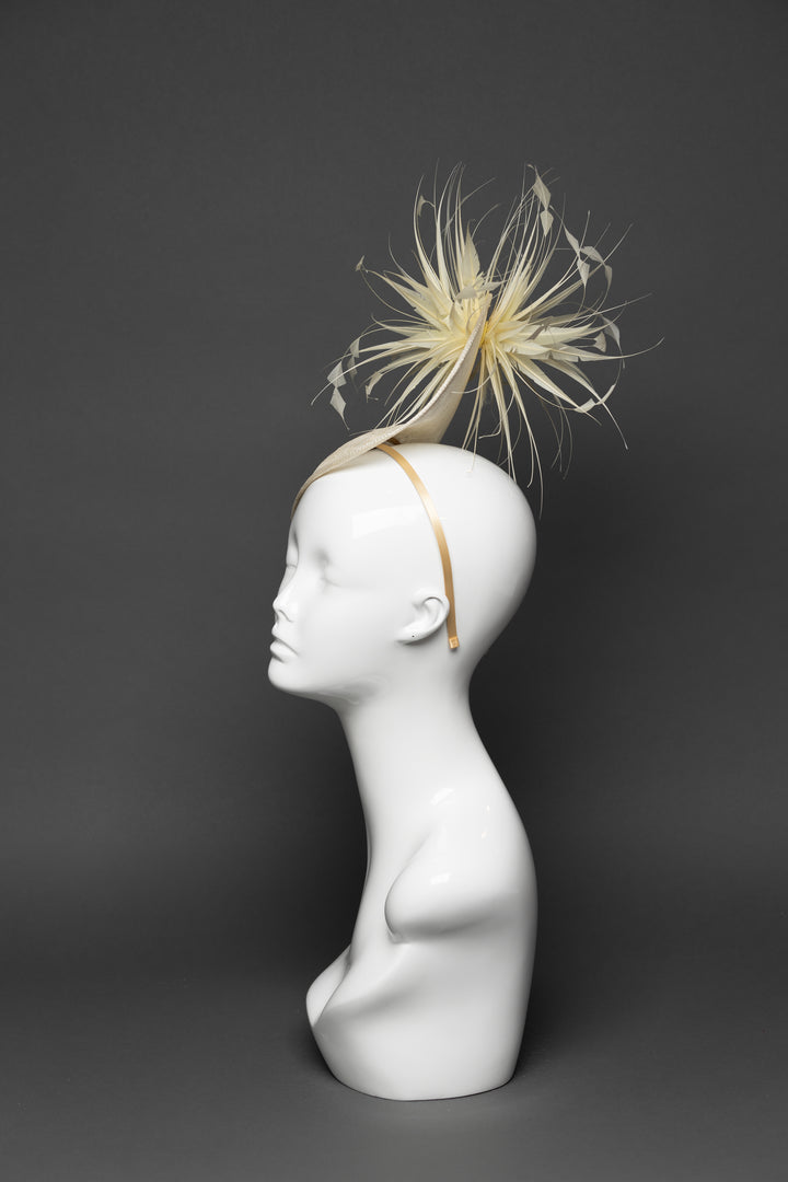 THG3413 - The Hat Girls