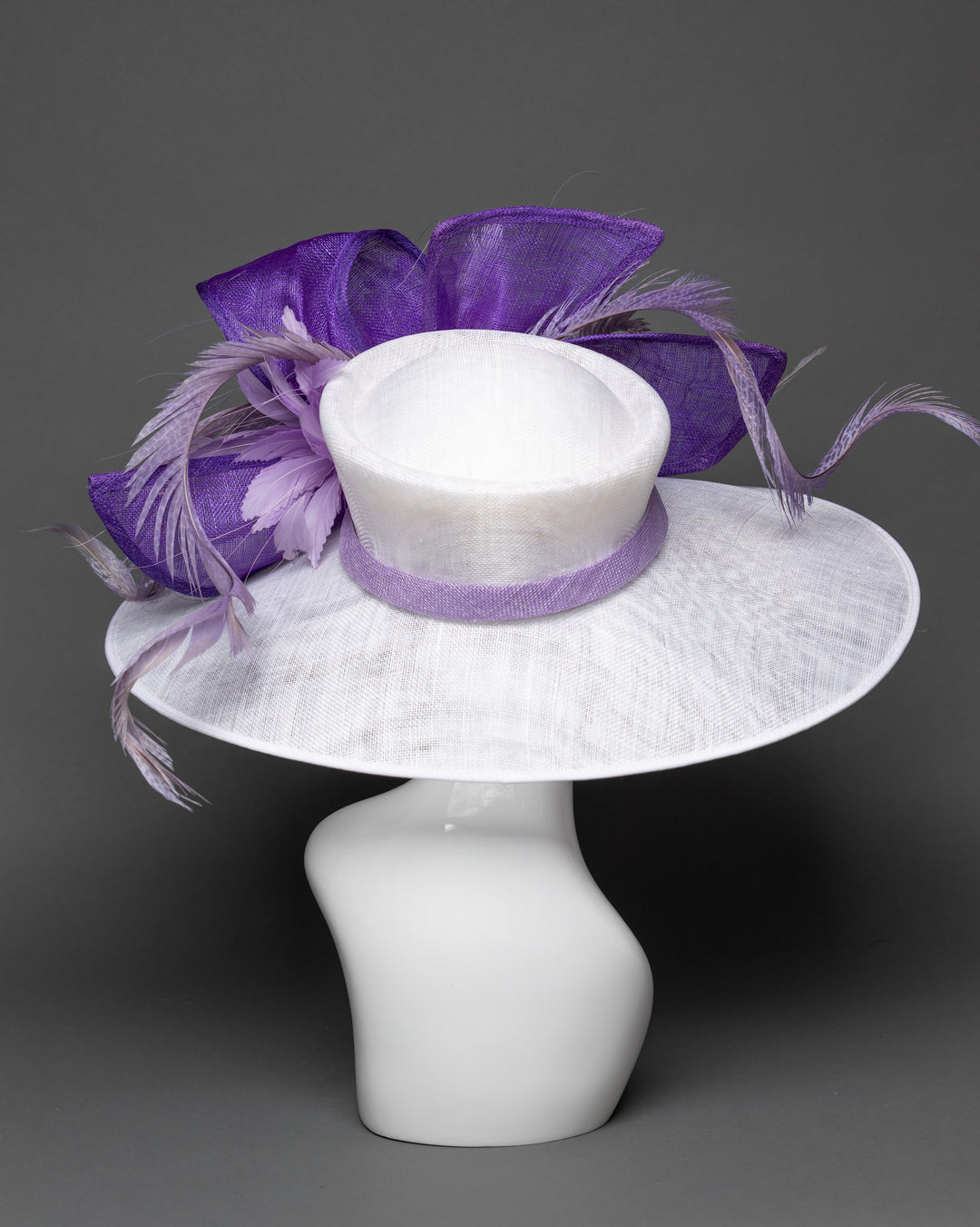 THG3419 - The Hat Girls