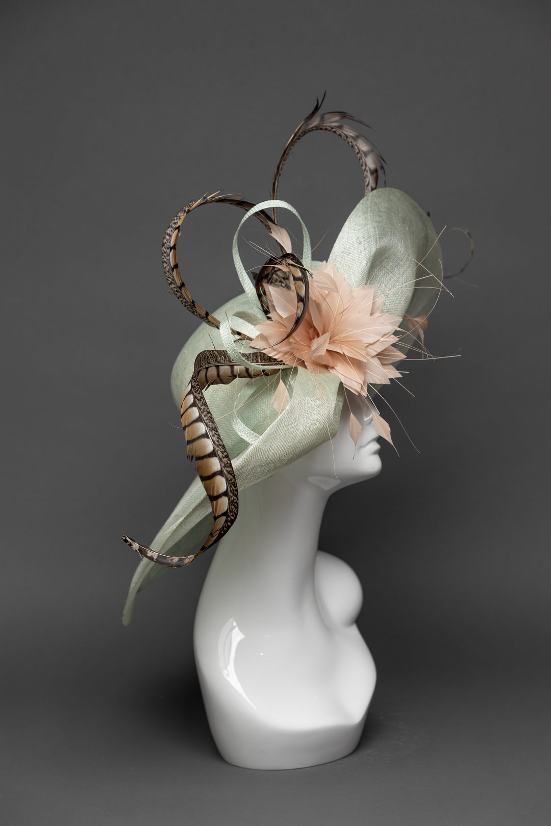 THG3424 - The Hat Girls