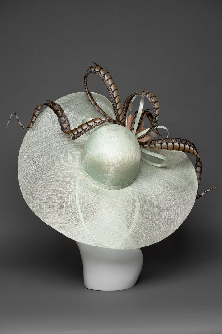 THG3424 - The Hat Girls