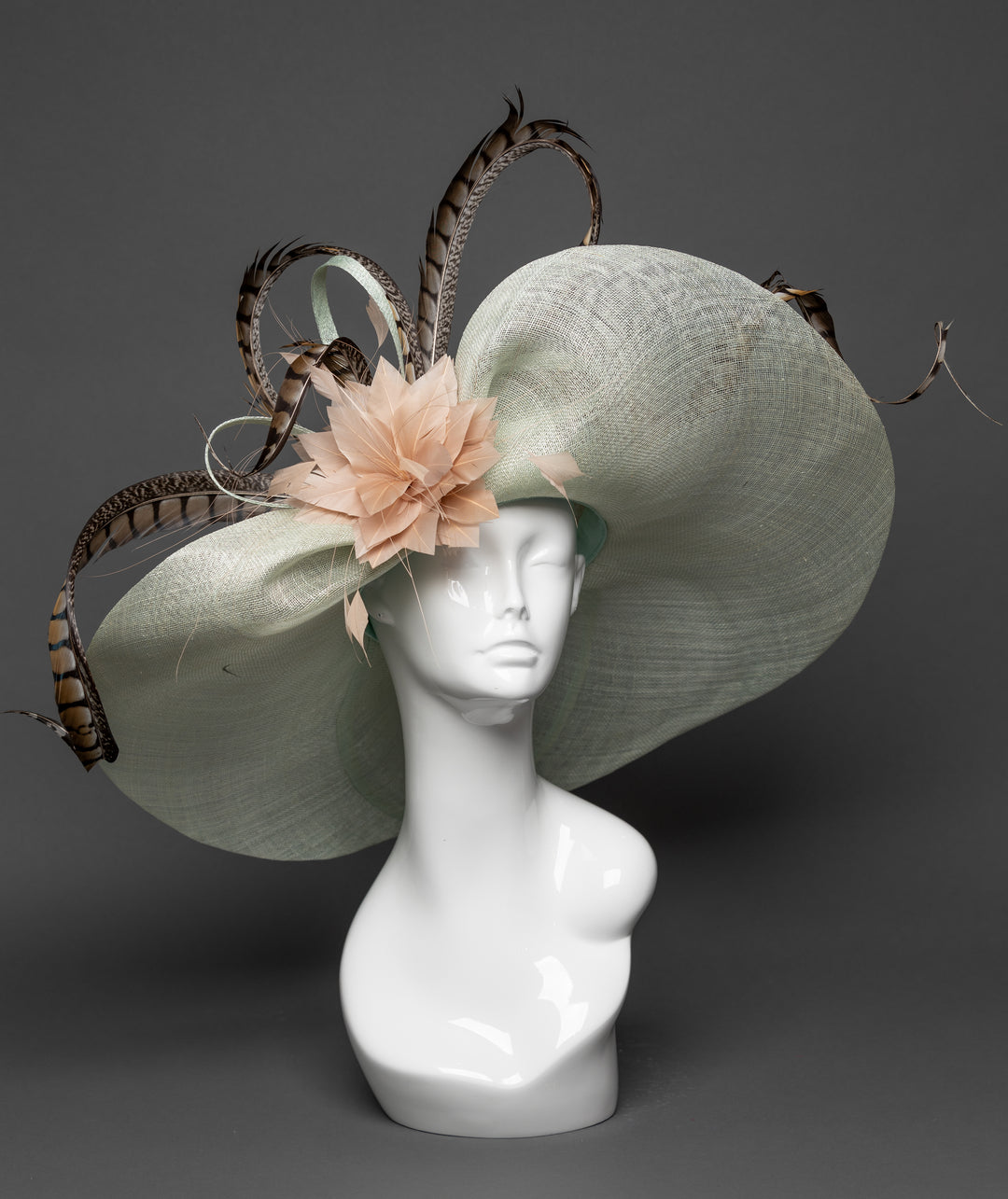 THG3424 - The Hat Girls