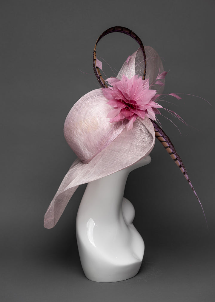 THG3428 - The Hat Girls