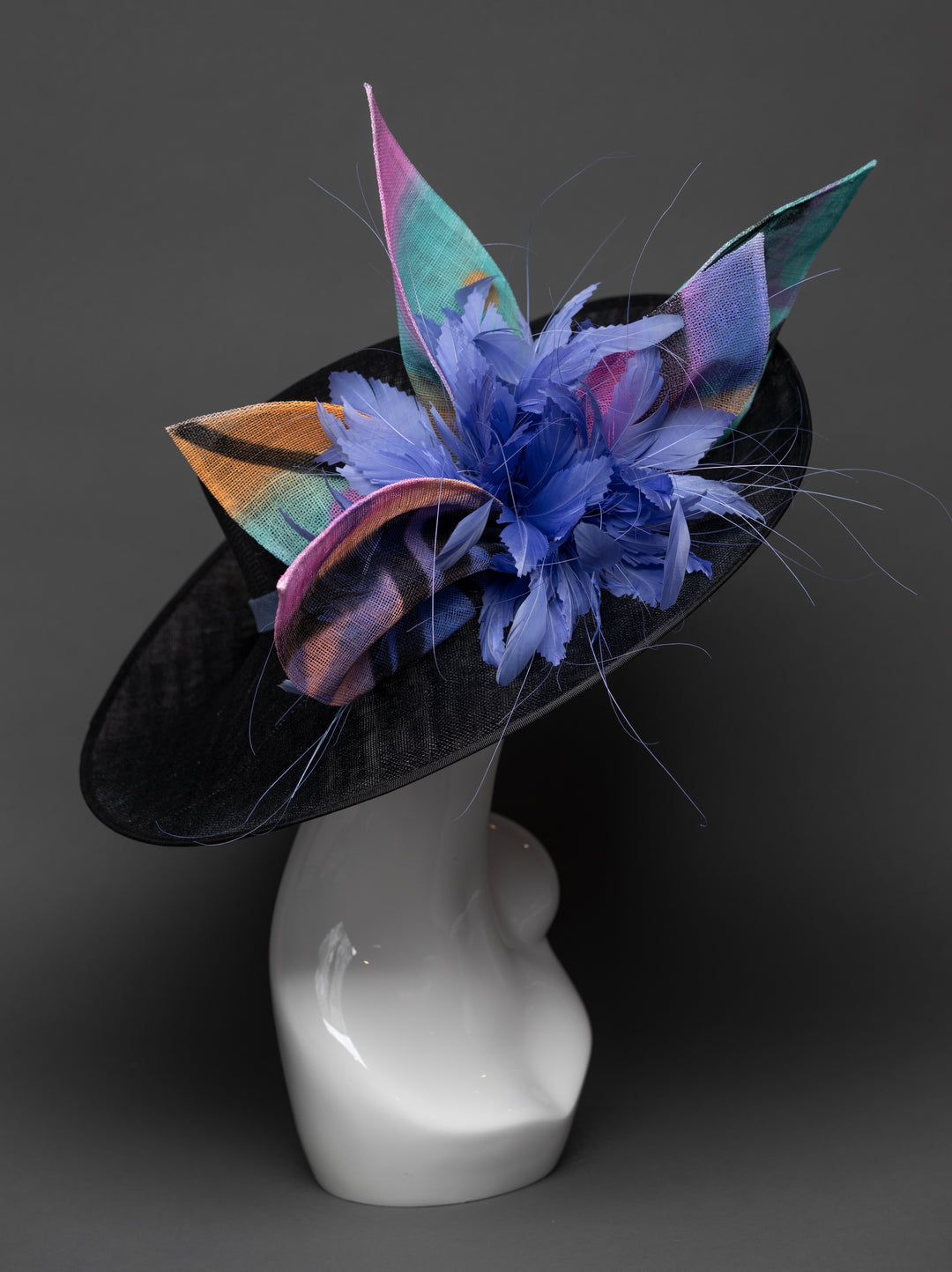 THG3431 - The Hat Girls