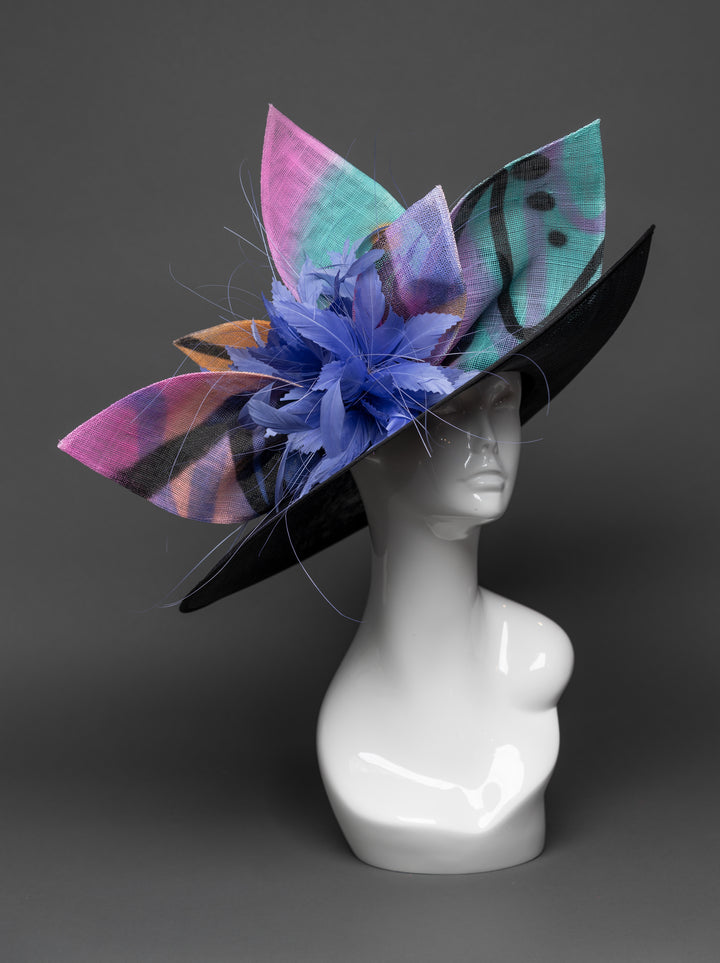 THG3431 - The Hat Girls