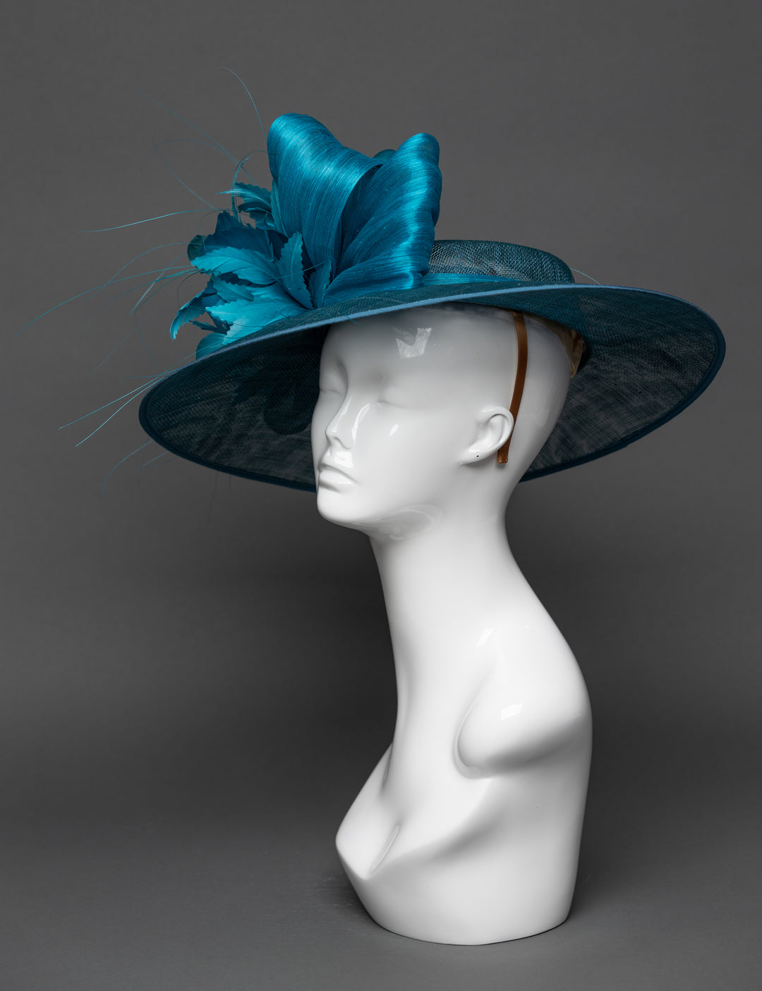 THG3439 - The Hat Girls