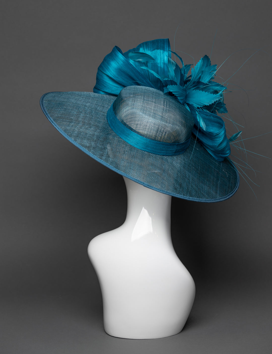 THG3439 - The Hat Girls