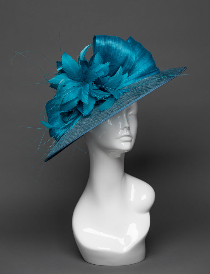 THG3439 - The Hat Girls