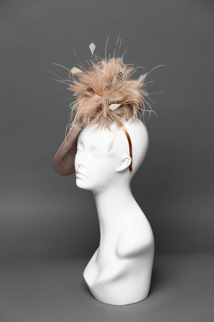 THG3444 - The Hat Girls