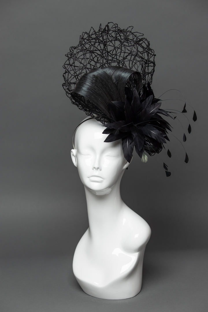 THG3464 - The Hat Girls