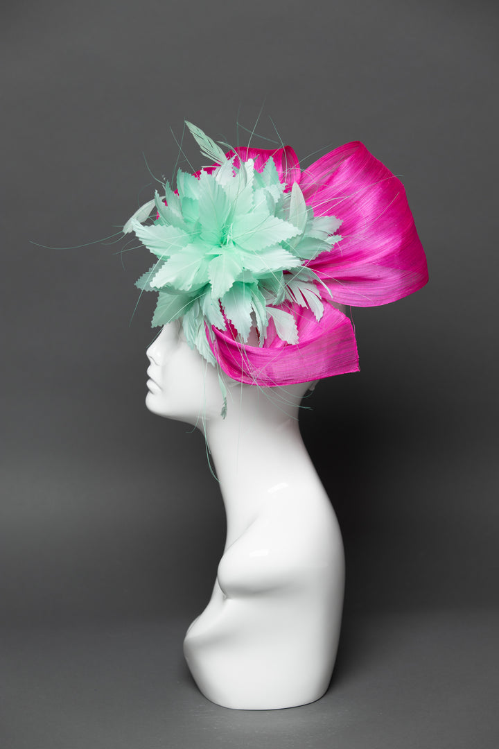 THG3485 - The Hat Girls