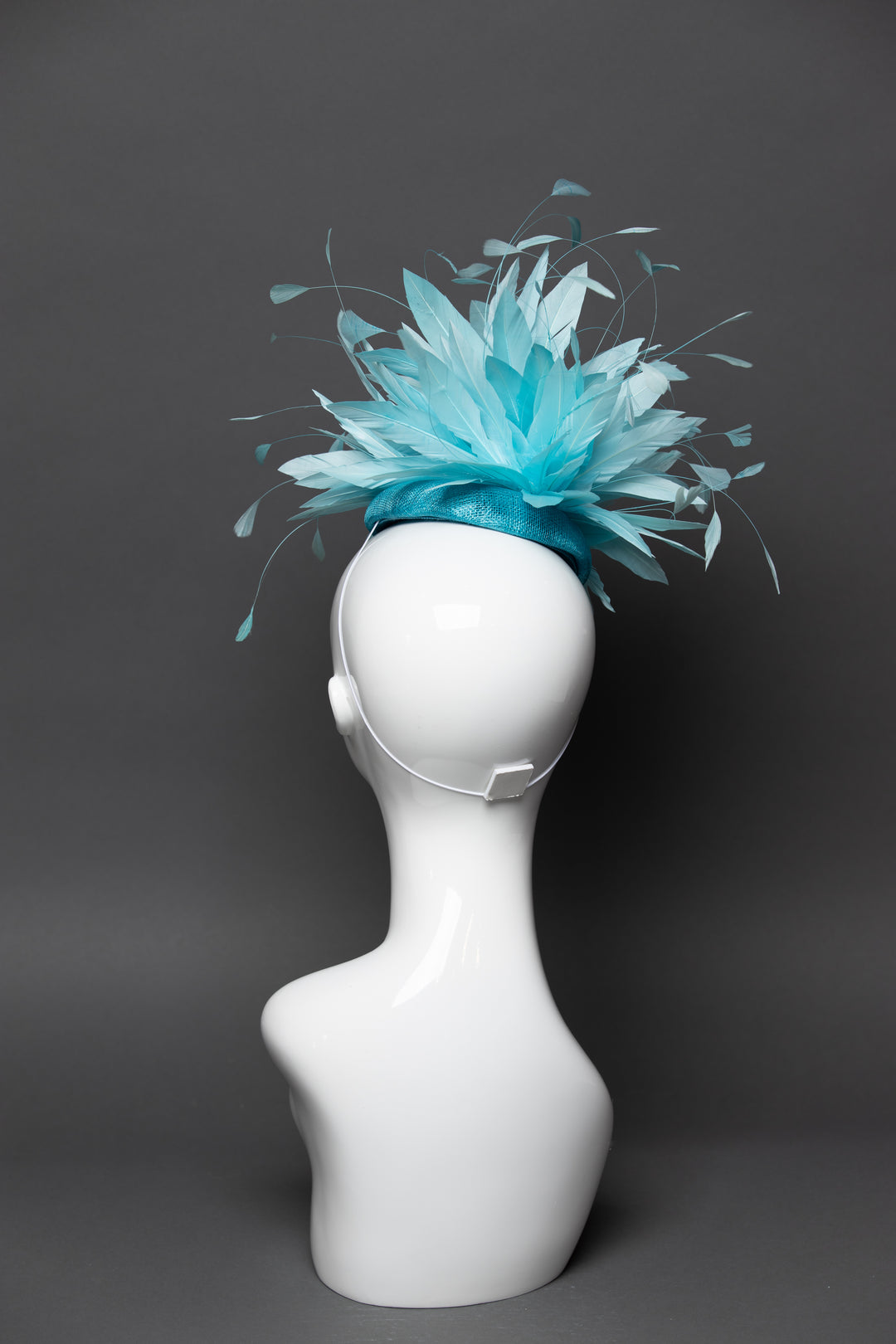 THG3499 - The Hat Girls