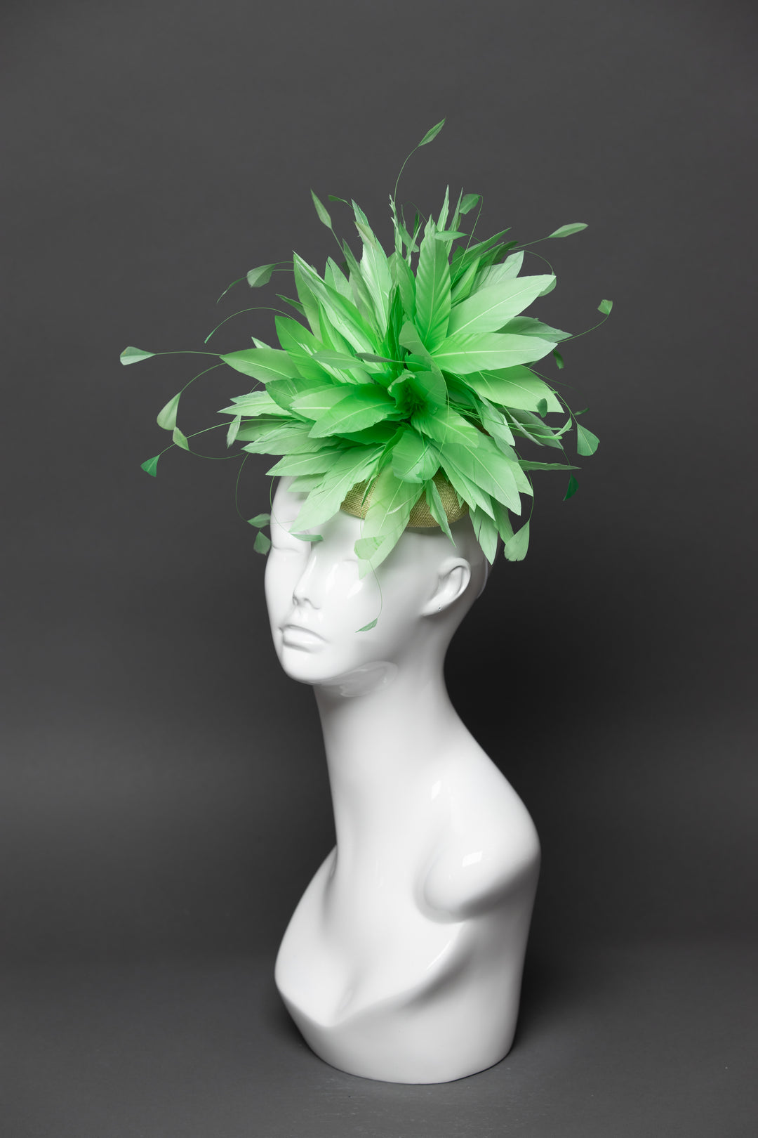 THG3501 - The Hat Girls