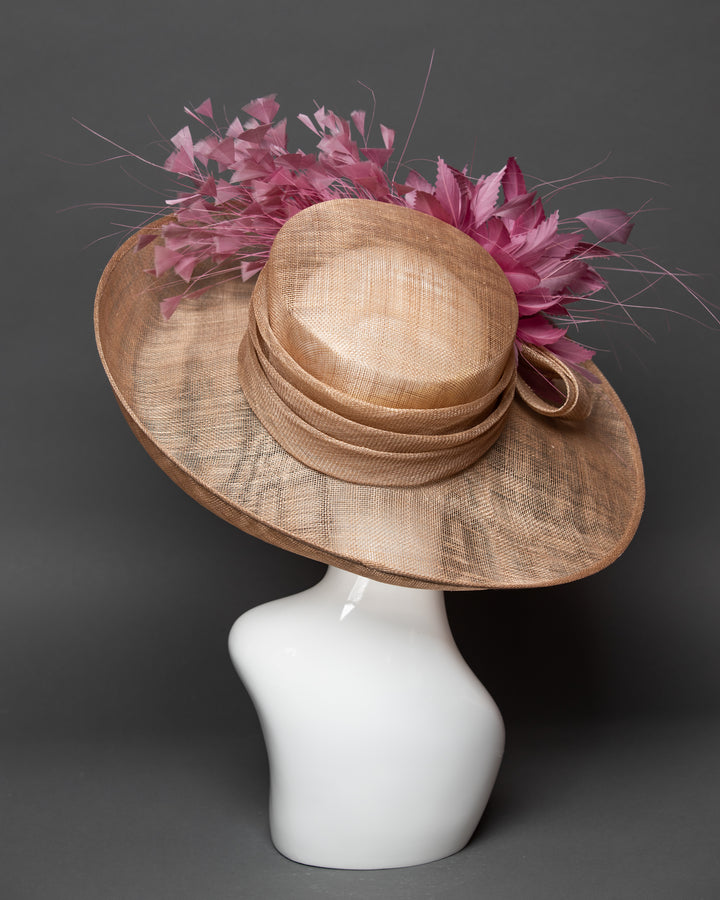 THG3511 - The Hat Girls