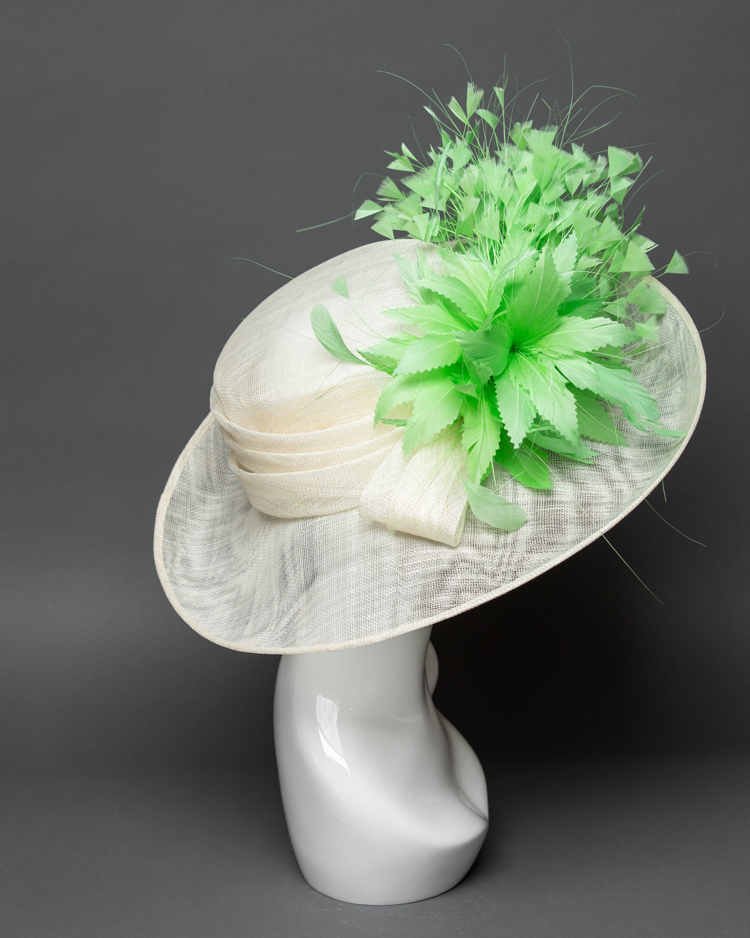 THG3515 - The Hat Girls