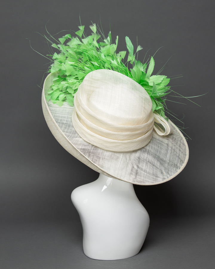 THG3515 - The Hat Girls