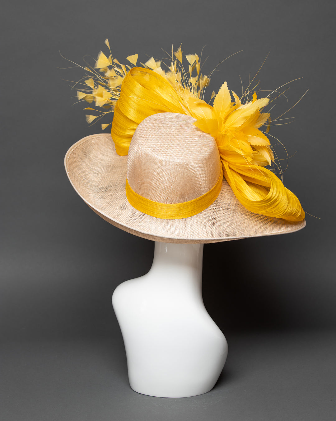 THG3516 - The Hat Girls