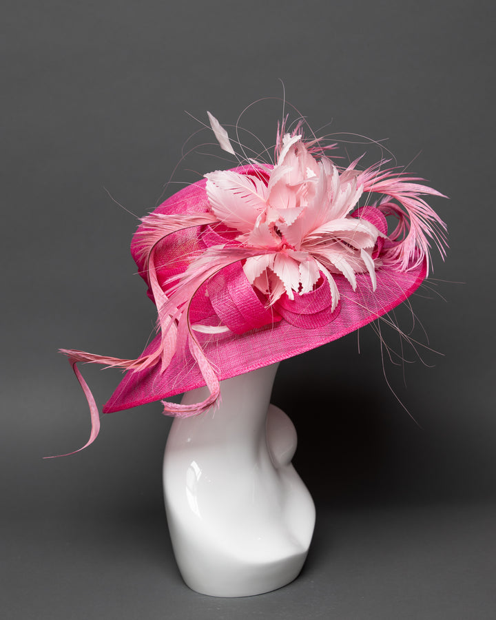 THG3524 - The Hat Girls