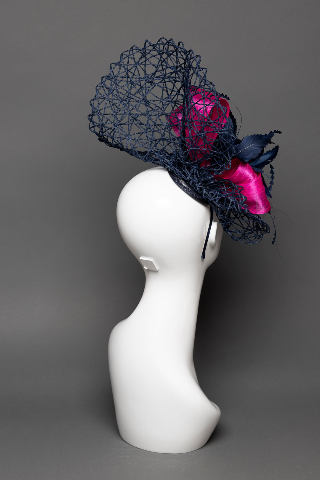 THG3538 - The Hat Girls