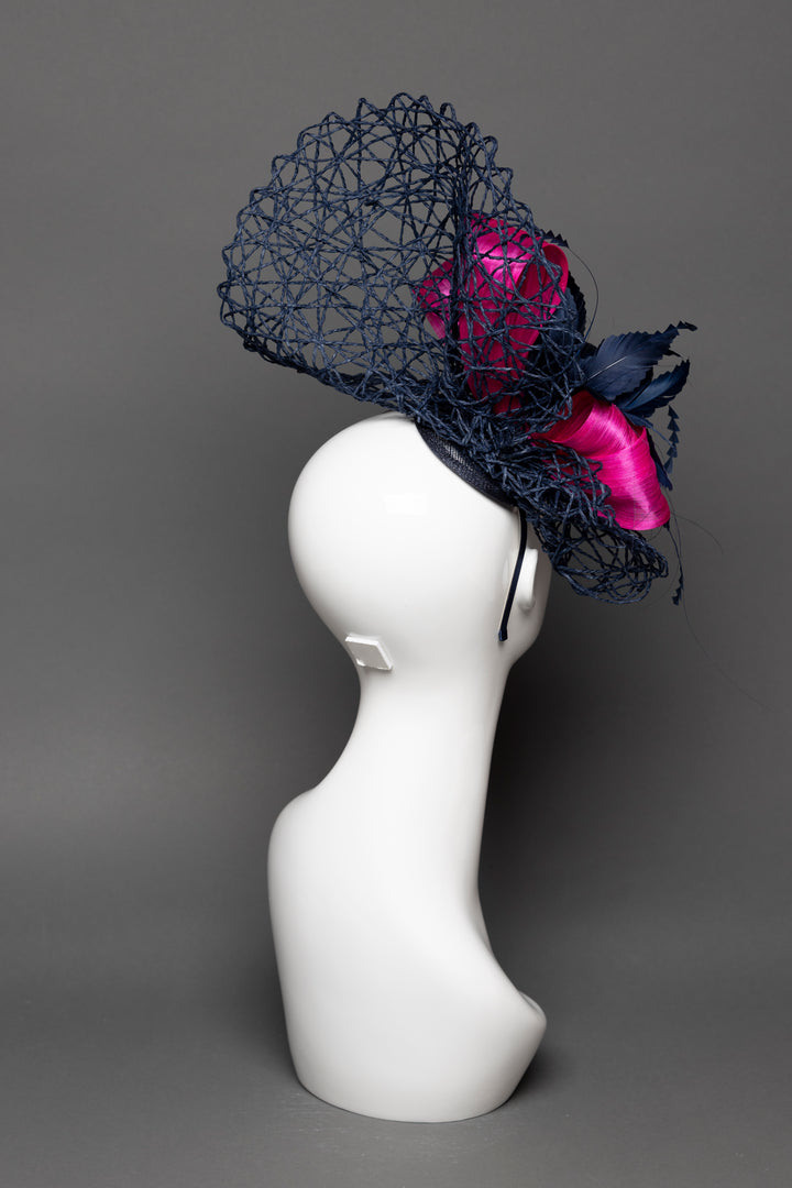 THG3538 - The Hat Girls