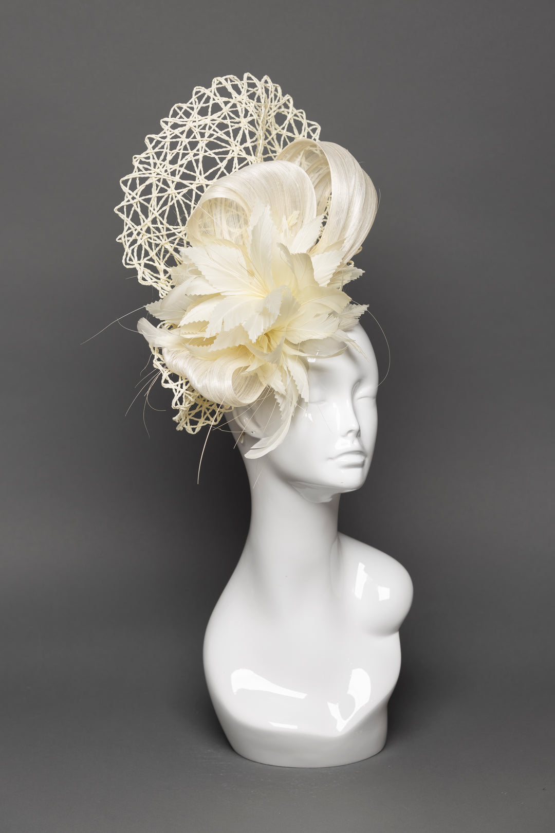 THG3539 - The Hat Girls