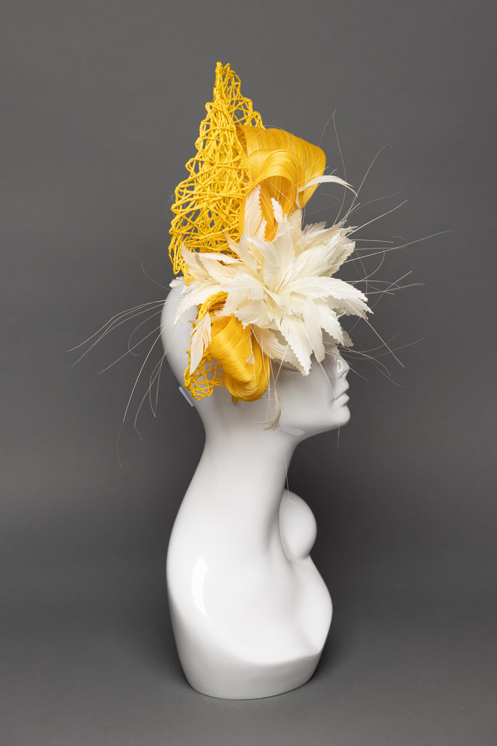 THG3542 - The Hat Girls