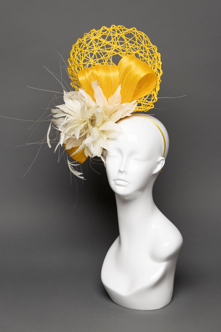 THG3542 - The Hat Girls