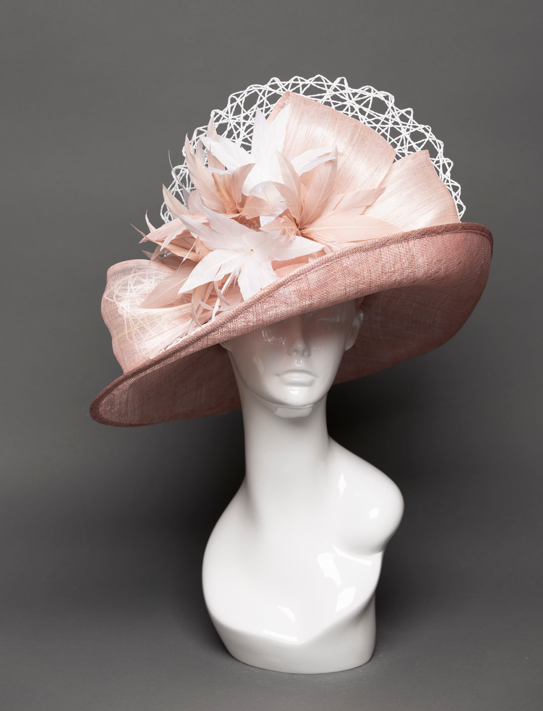 THG3554 - The Hat Girls