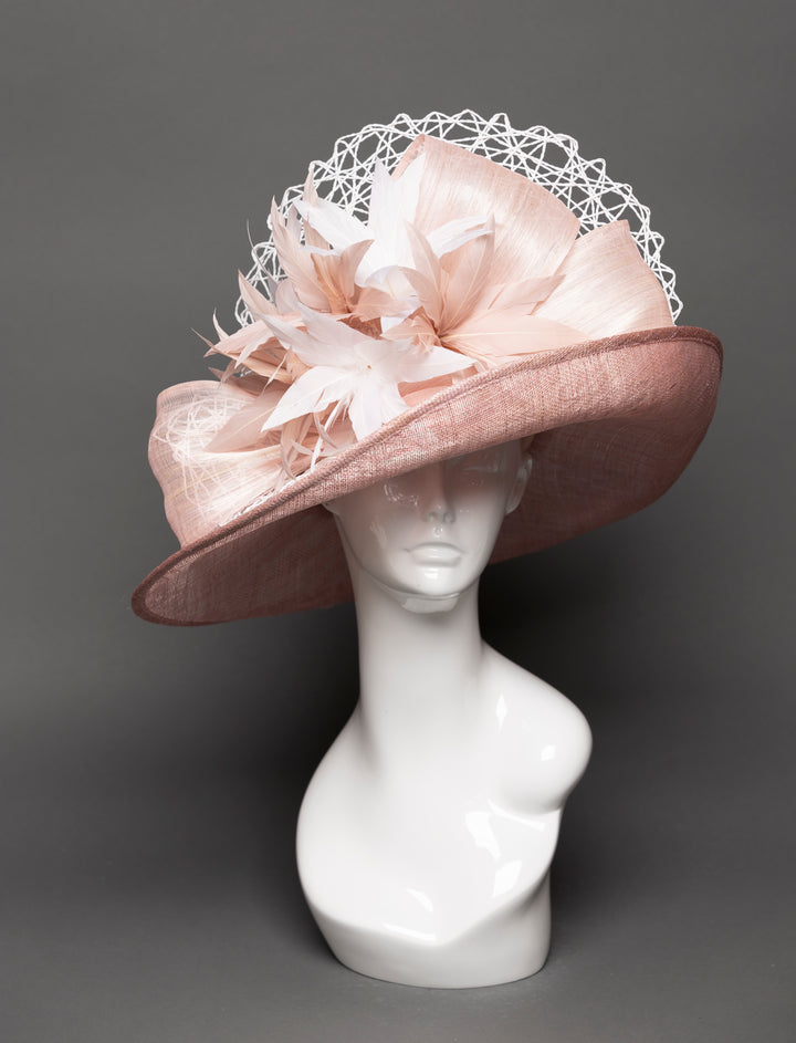 THG3554 - The Hat Girls