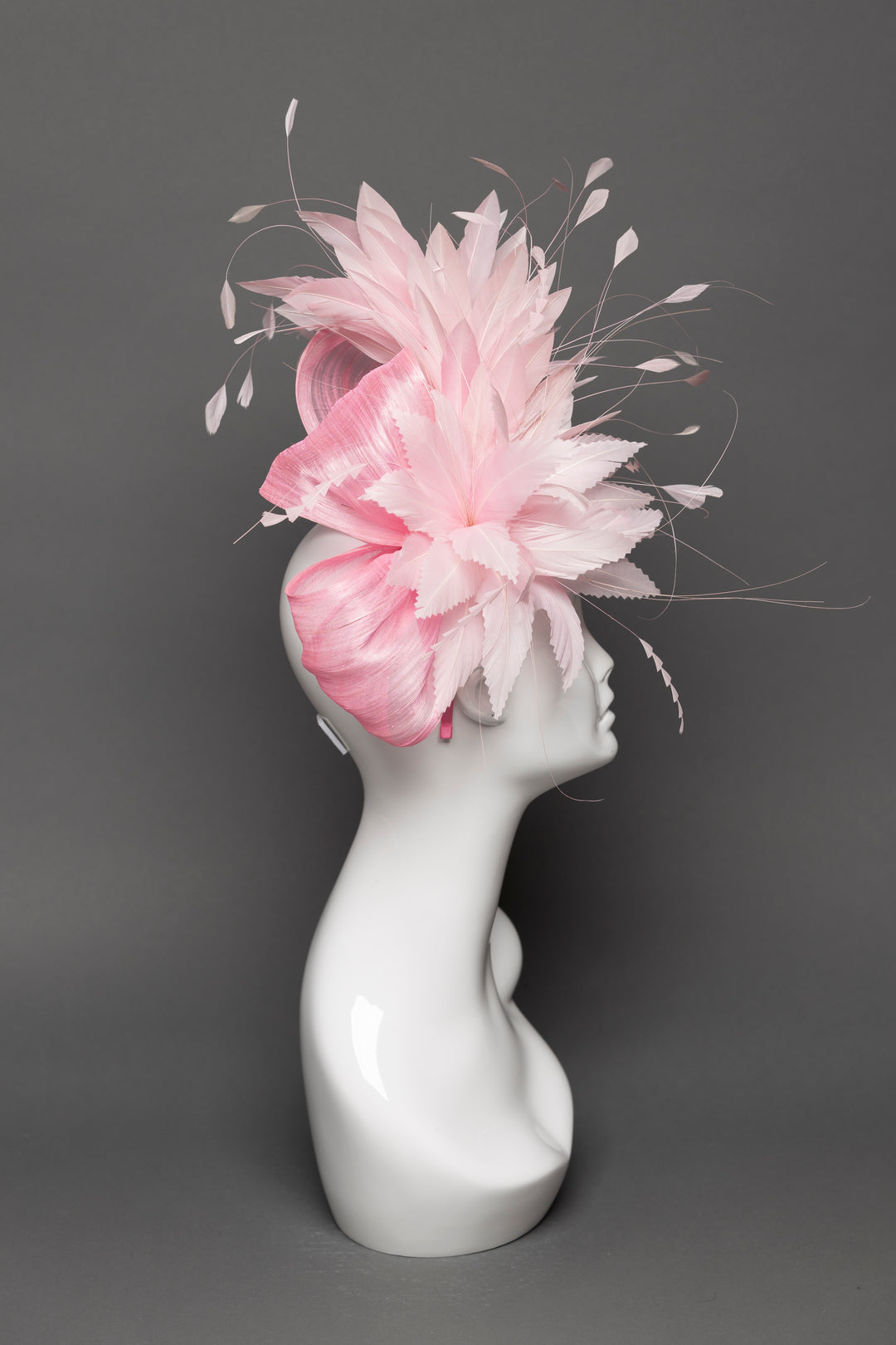 THG3571 - The Hat Girls