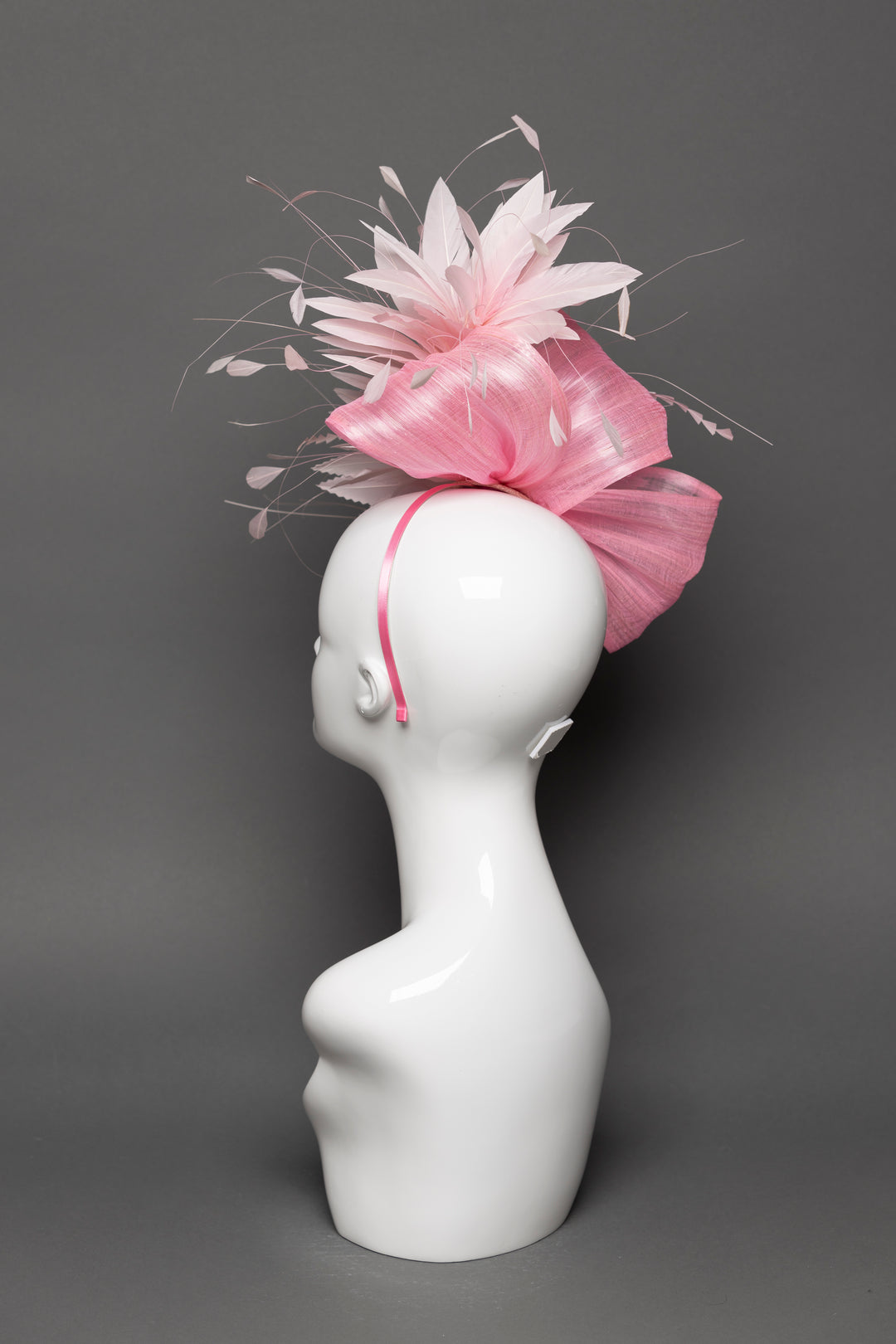 THG3571 - The Hat Girls